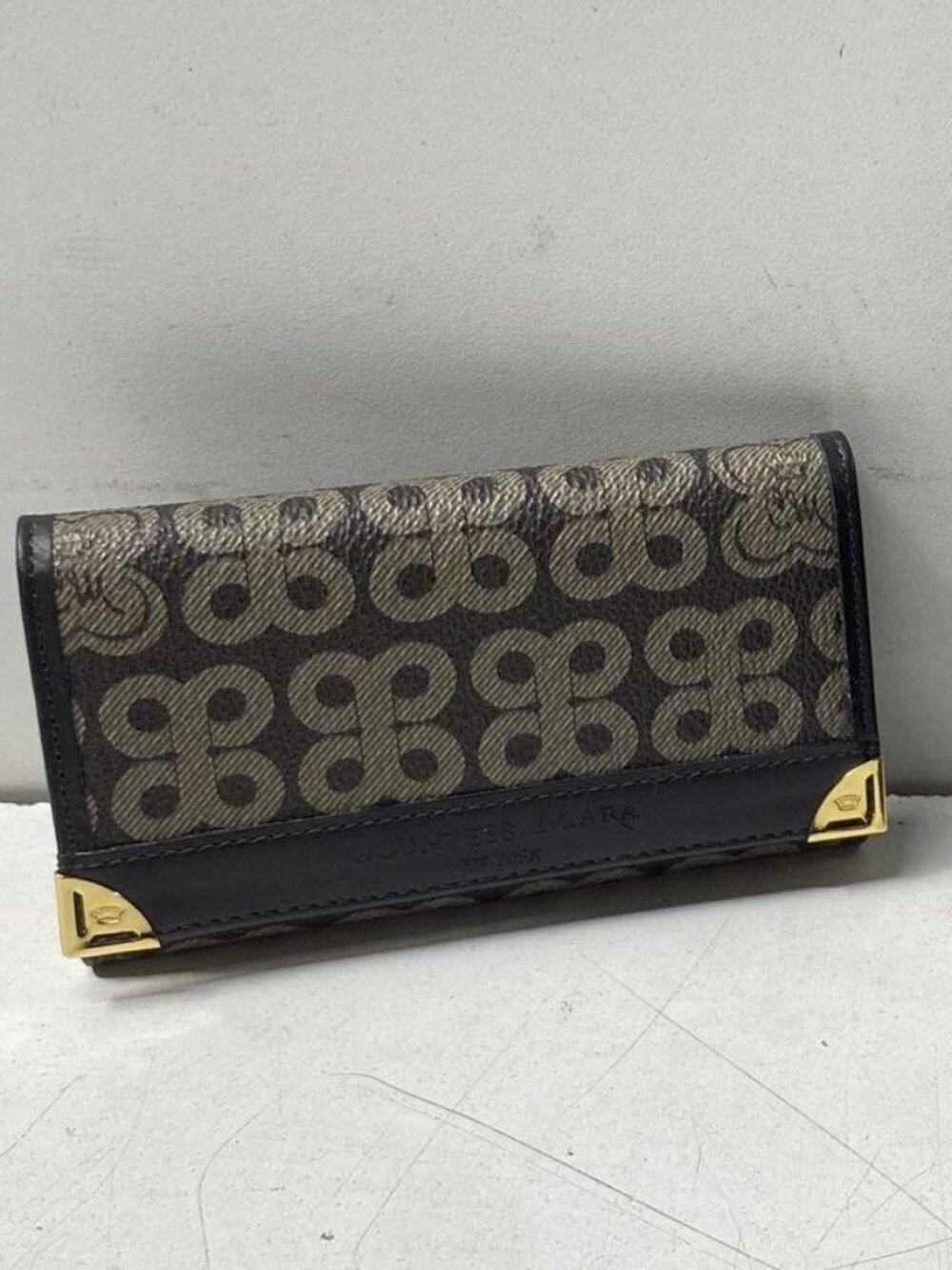NWT in Box Countess Mara key holder wallet